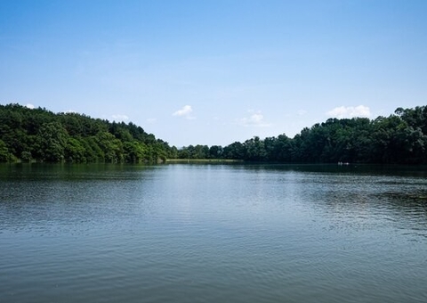 Mulher vai receber R$ 50 mil por morte de filho em lagoa sem sinalização