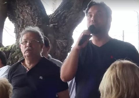 Acusado de corrupção, pai de Dr. Jairinho toma posse como deputado no RJ