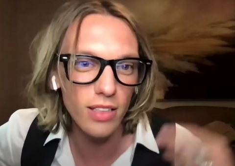 Jamie Campbell Bower, o Vecna de 'Stranger Things', revela que está sóbrio há mais de 7 anos