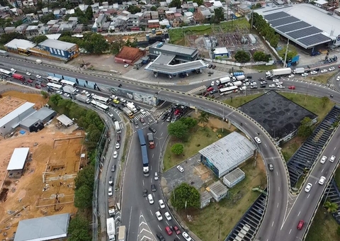 Após horas de caos, trânsito começa a normalizar na Bola do Coroado