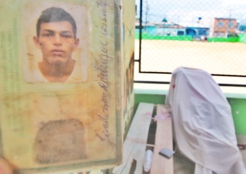 Barbeiro é morto com 9 tiros e tem equipamentos roubados no Jorge Teixeira