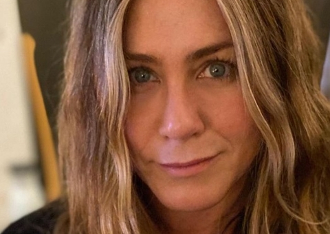 Jennifer Aniston defende romper relações com amigos não vacinados