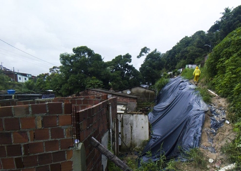 Sobe para 127 o número de mortes após tragédia em Pernambuco