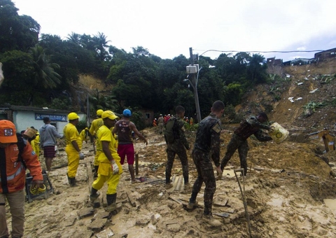 Sobe para 106 número de mortos devido às chuvas em Pernambuco