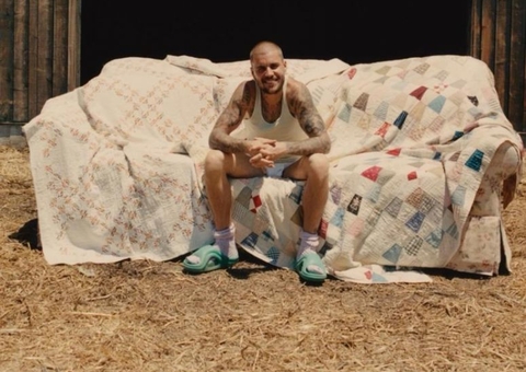 Justin Bieber lança álbum de surpresa após 4 anos 