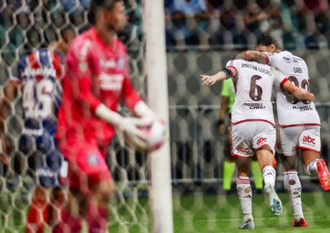 Flamengo de Filipe Luís vence Bahia e mantém tabu de Ceni