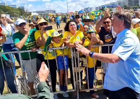 Bolsonaro participa de manifestação de apoiadores em Brasília no Dia do Trabalhador