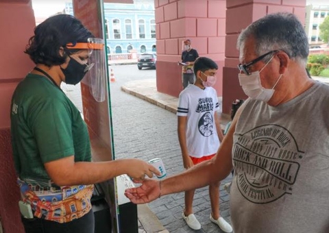 Retomada de visitação no Teatro Amazonas têm vagas esgotadas no 1º dia