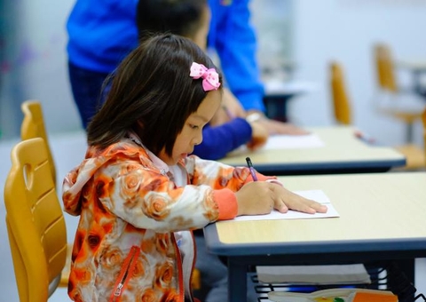 China começa a adotar obrigatoridade da vacina para crianças de 3 a 11 anos