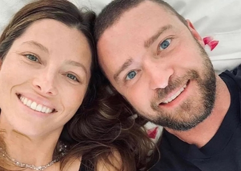 Jessica Biel bloqueia comentários em meio à polêmica de Justin Timberlake e Britney  