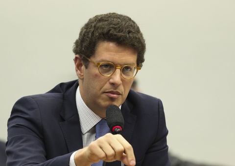 Investigado, Salles não entregou celular à PF durante busca e apreensão