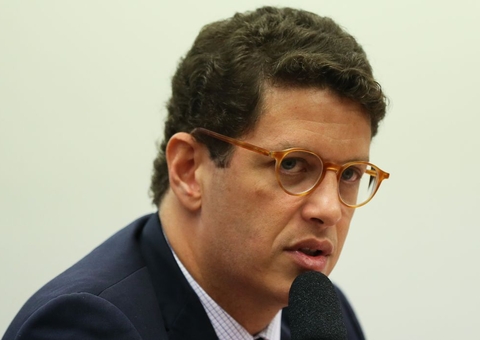 Ricardo Salles tem sua gestão marcada por recorde de queimadas e desmate