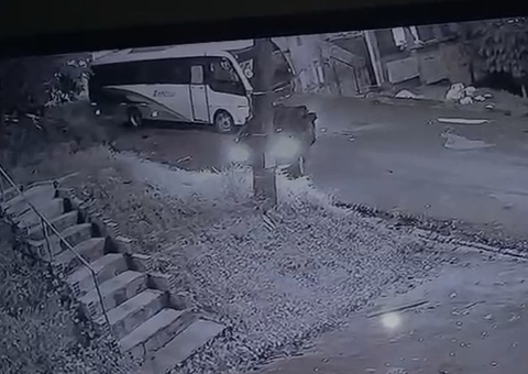 Carro de idoso invadiu contramão antes de colidir com rota no Mundo Novo; veja vídeo 