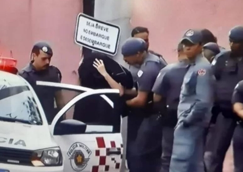 Estudante dá detalhes de ataque em escola: "Colocou máscara de caveira antes"