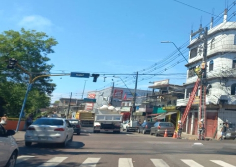 Manutenção em rede elétrica deixa semáforos inoperantes em avenida de Manaus