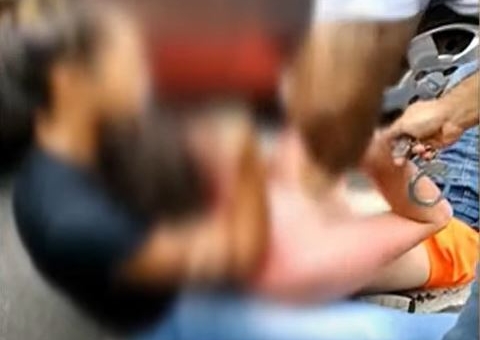 Mulher persegue e imobiliza criminoso com mata-leão após assalto em Manaus