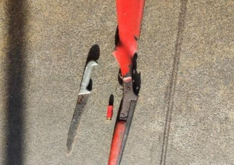 Bêbado, homem mantém esposa em cárcere e ameaça matá-la com espingarda no Amazonas