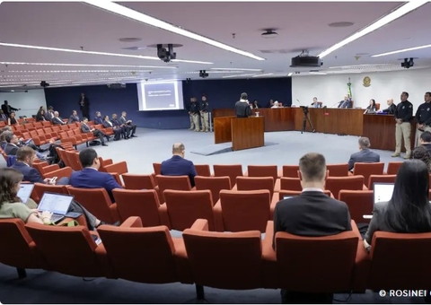 Moraes vota contra recursos de condenados por trama golpista e plano de atentado