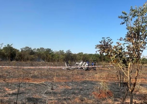 Avião cai em voo de teste e deixa dois mortos