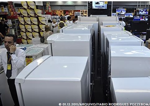 Saiba como proteger eletrodomésticos de descargas elétricas