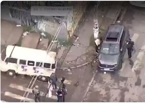 Polícia resgata casal sequestrado após rastrear celular e bandido acaba morto