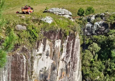 Homem despenca da cachoeira ‘Garganta do Diabo’ enquanto praticava canoagem