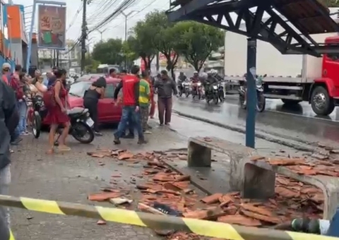 Idoso morto em parada de ônibus na Cosme Ferreira é identificado