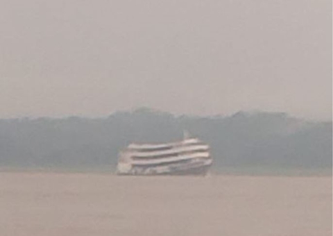 Balsa colide com barco durante temporal no Amazonas
