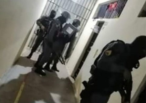Policiais encontram armas e cartas de facção dentro de celas no Amazonas