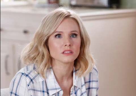 Marido de Kristen Bell mostra atriz nua fazendo ioga de perna aberta