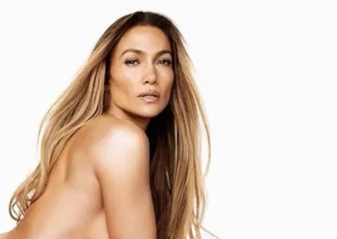 Jennifer Lopez posa nua em aniversário de 53 anos e recém-casada com Ben Affleck