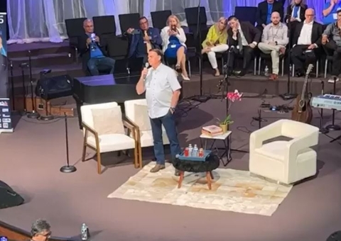 Bolsonaro anuncia retorno ao Brasil e dispara: "Missão não acabou"