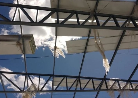 Vento faz trabalhador morrer ao se desequilibrar e cair de telhado