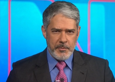 William Bonner posta foto rara com mulher e fãs elogiam: ‘foto real’