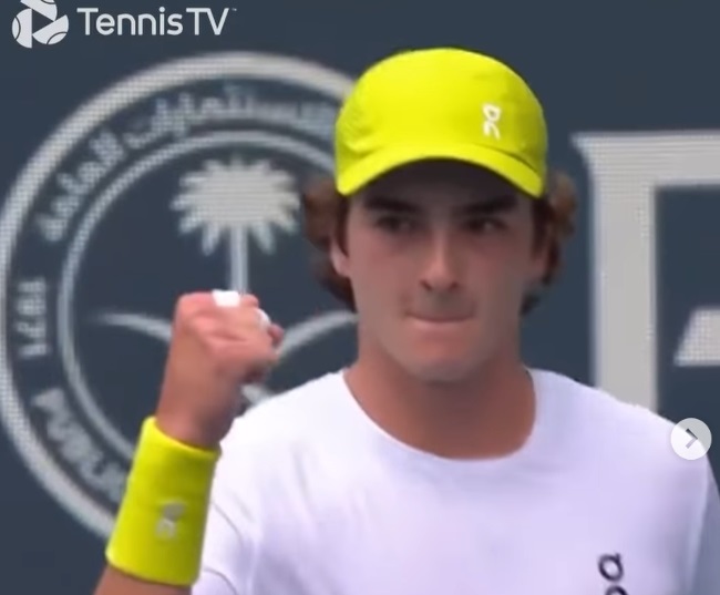 João Fonseca avança à 3ª rodada em Miami após bater tenista francês