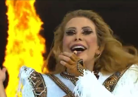 Veja como foi o show de Joelma antes da Supercopa Rei, entre Flamengo e Botafogo 