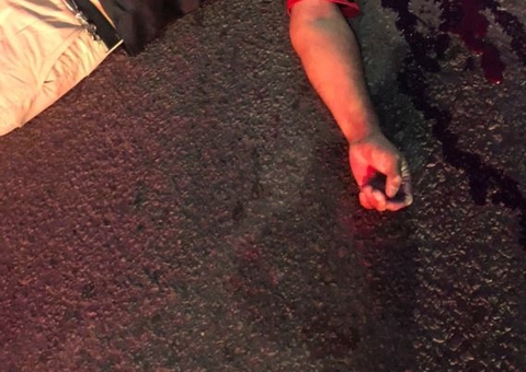 Amarrado com fios elétricos, homem é morto a pauladas em rua de Manaus