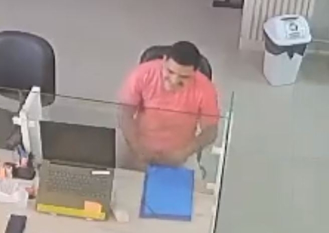 Trapalhão: Suspeito de assalto é preso após esquecer currículo na cena do crime em Manaus