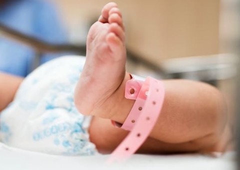 Milicianos invadem hospital e tentam sequestrar bebê nascida sob escombros de terremoto na Turquia