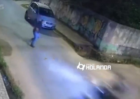 Vídeo: Pedestre é arremessado ao ser atingido por moto em acidente chocante em Manaus