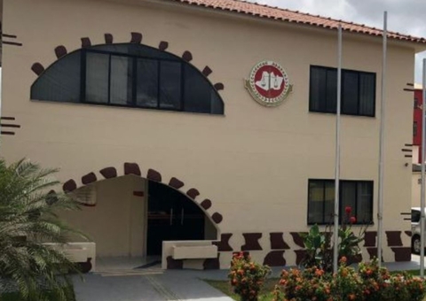 Aprovados em estágio do MP-AM tem até quinta-feira para entregar documentos