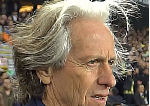 Como Jorge Jesus faz para se manter no holofote quando quer emprego