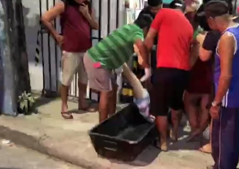 Jovem tenta escapar de atiradores, mas acaba morto em mercadinho de Manaus