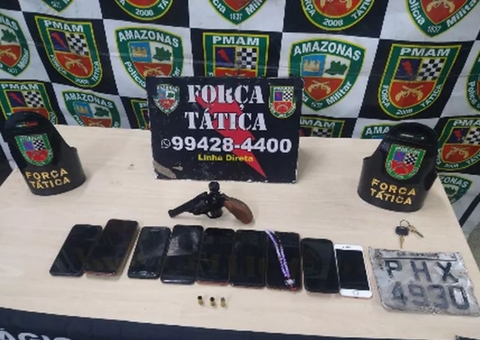 Casal é preso com arma e moto roubada após arrastões em Manaus