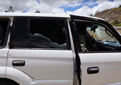 Presidente do Equador escapa ileso de ataque a tiros em meio a protestos