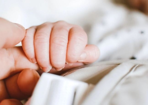 Com marcas de violência, bebê morre após ser retirado de hospital no Amazonas