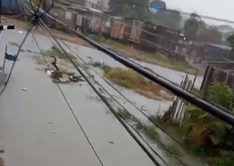 Chuva causa alagações e deslizamentos em vários pontos de Manaus 