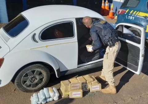 Homem é preso com carga de cocaína pura avaliada em R$ 7 milhões em fusca