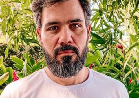 Filha de Juliano Cazarré mama pela primeira vez: 'Um dos dias mais felizes'