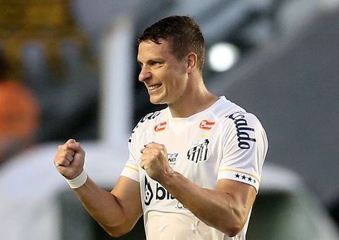 Santos reavalia elenco e planeja saídas antes de contratações para Série B